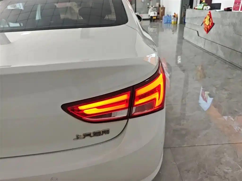Buick Verano 2018 Sedan 15S Automatic Leading Edition — миниатюра 8