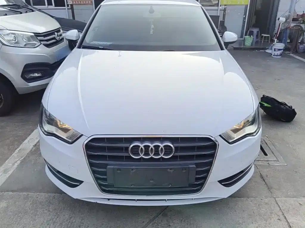 Audi A3 2014 Sportback 35 TFSI Automatic Entry-Level Model — миниатюра 3