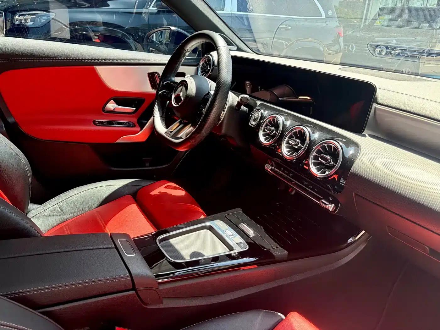 2024 Mercedes-Benz A-Class AMG (Imported) AMG A 35 4MATIC — миниатюра 23