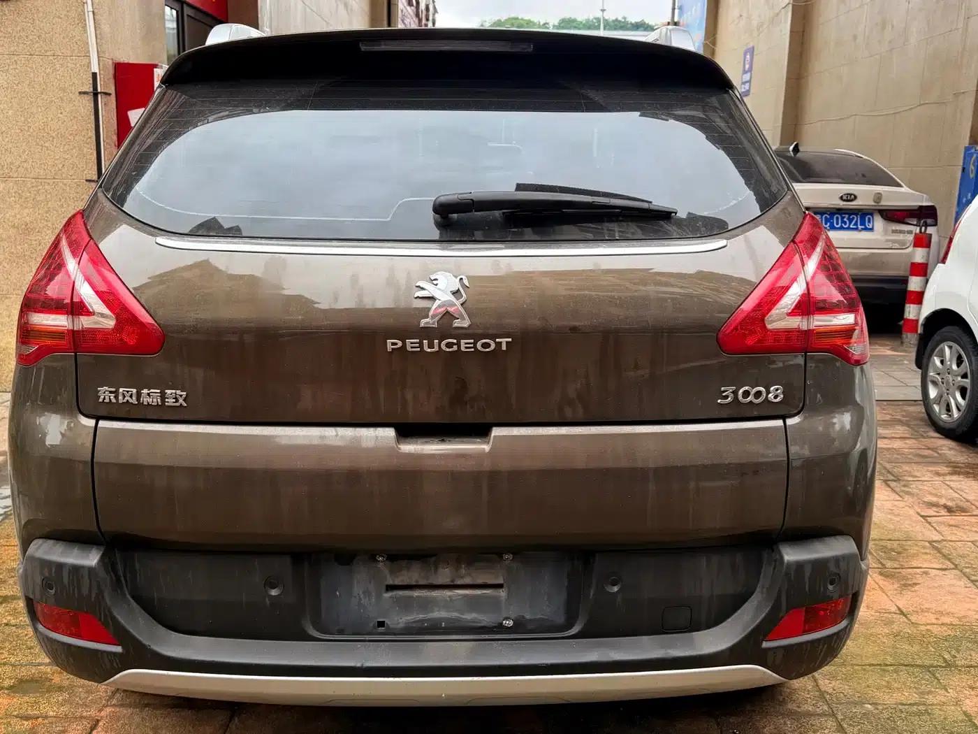 Peugeot 3008 2013 2.0L Automatic Trend Edition — миниатюра 5