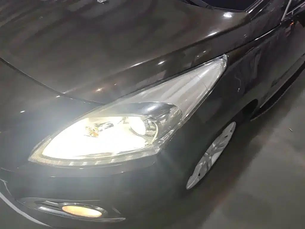 Peugeot 3008 2013 1.6THP Automatic Premium Edition — миниатюра 24