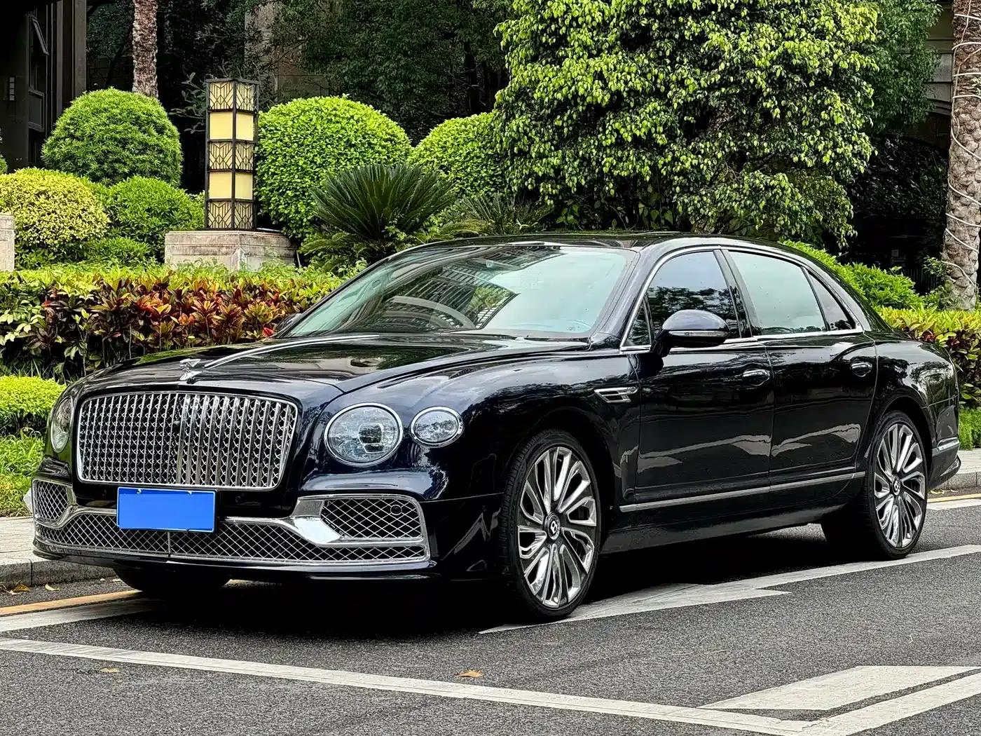 2010 Flying Spur 6.0T Five-Seater — миниатюра 1