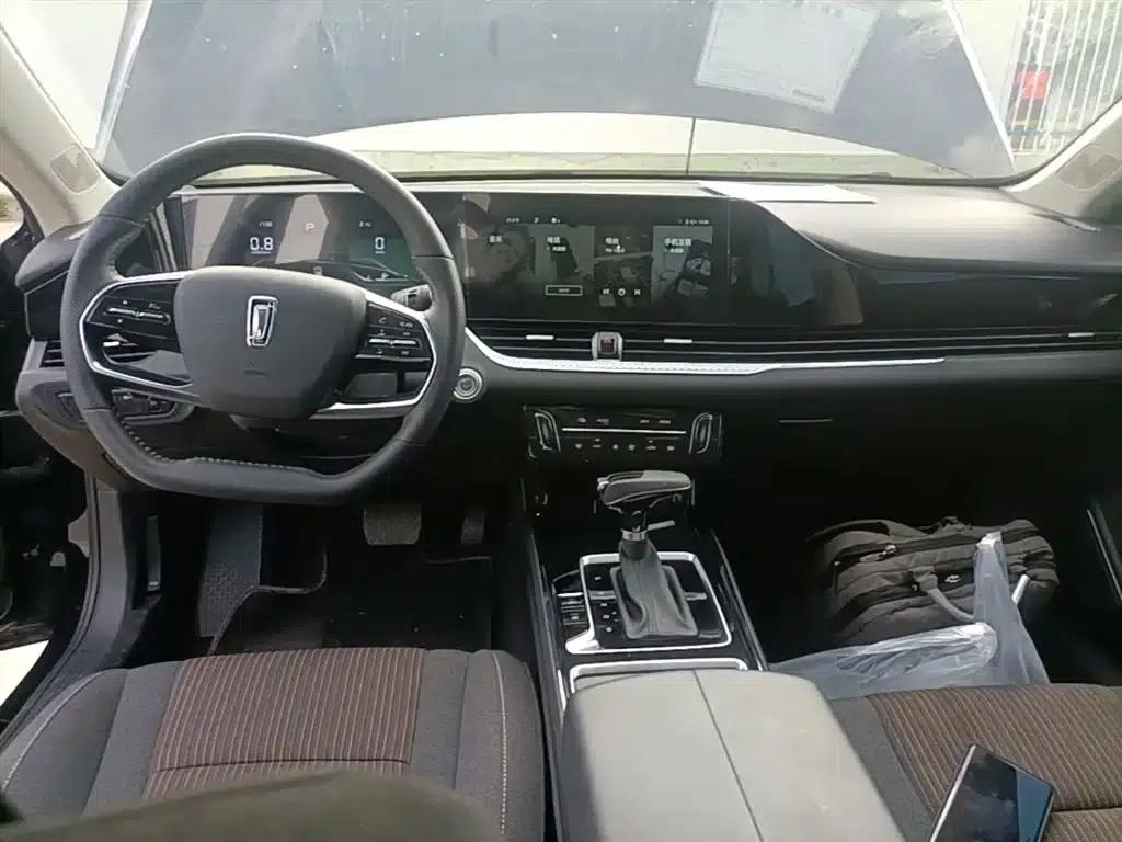 Bestune B70 2022 Model, Third Generation, 1.5T Automatic Enjoyment Edition — миниатюра 6