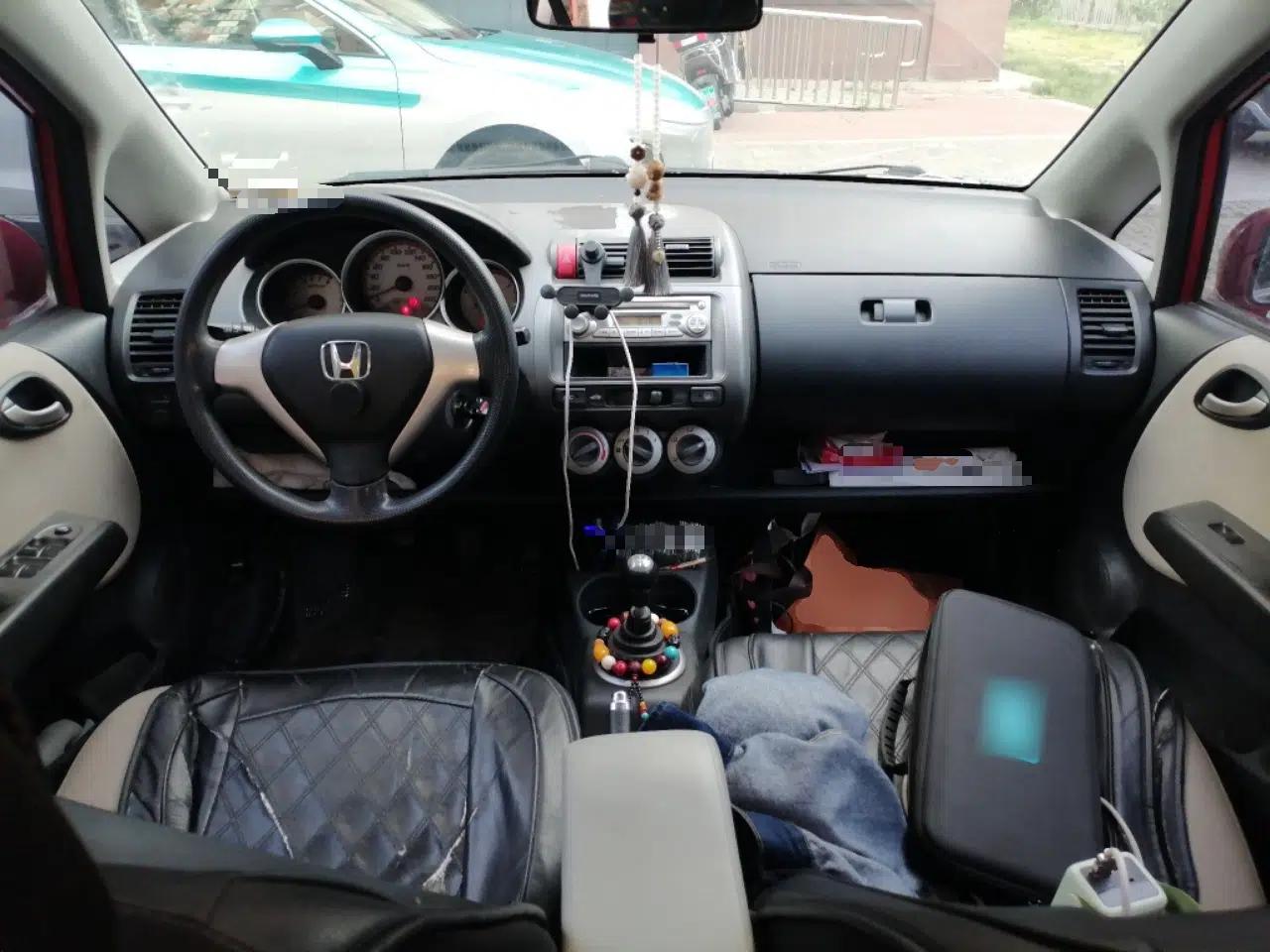 Used Honda Fit 2007 1.3L manual standard version — миниатюра 9