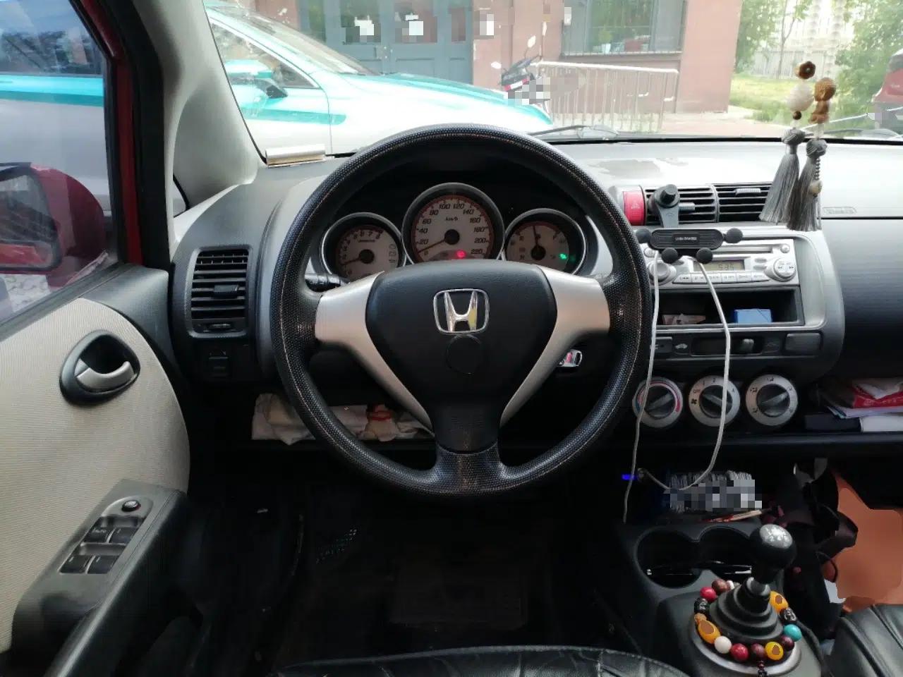 Used Honda Fit 2007 1.3L manual standard version — миниатюра 10