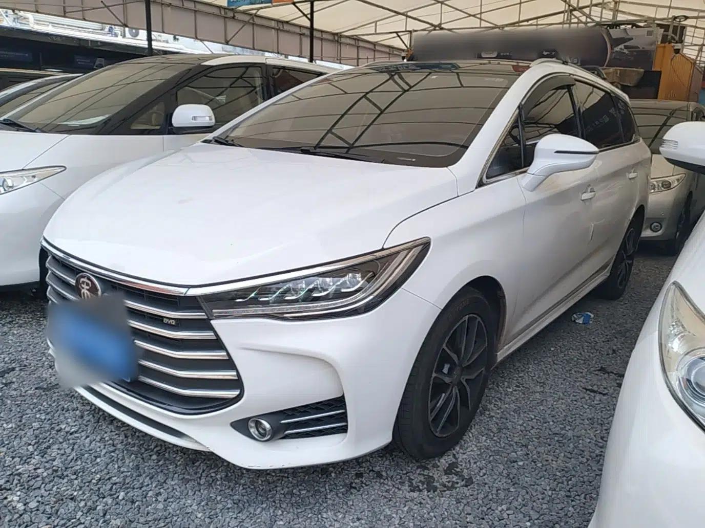 Used BYD Song MAX 2018 1.5T Automatic Smart Connect Elite Model with 6 Seats — миниатюра 1