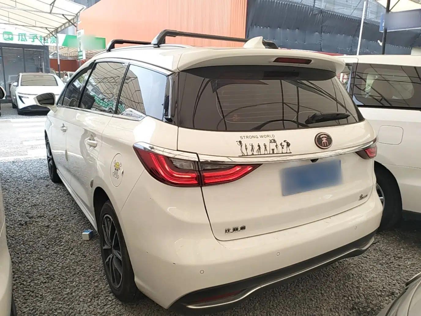 Used BYD Song MAX 2018 1.5T Automatic Smart Connect Elite Model with 6 Seats — миниатюра 13