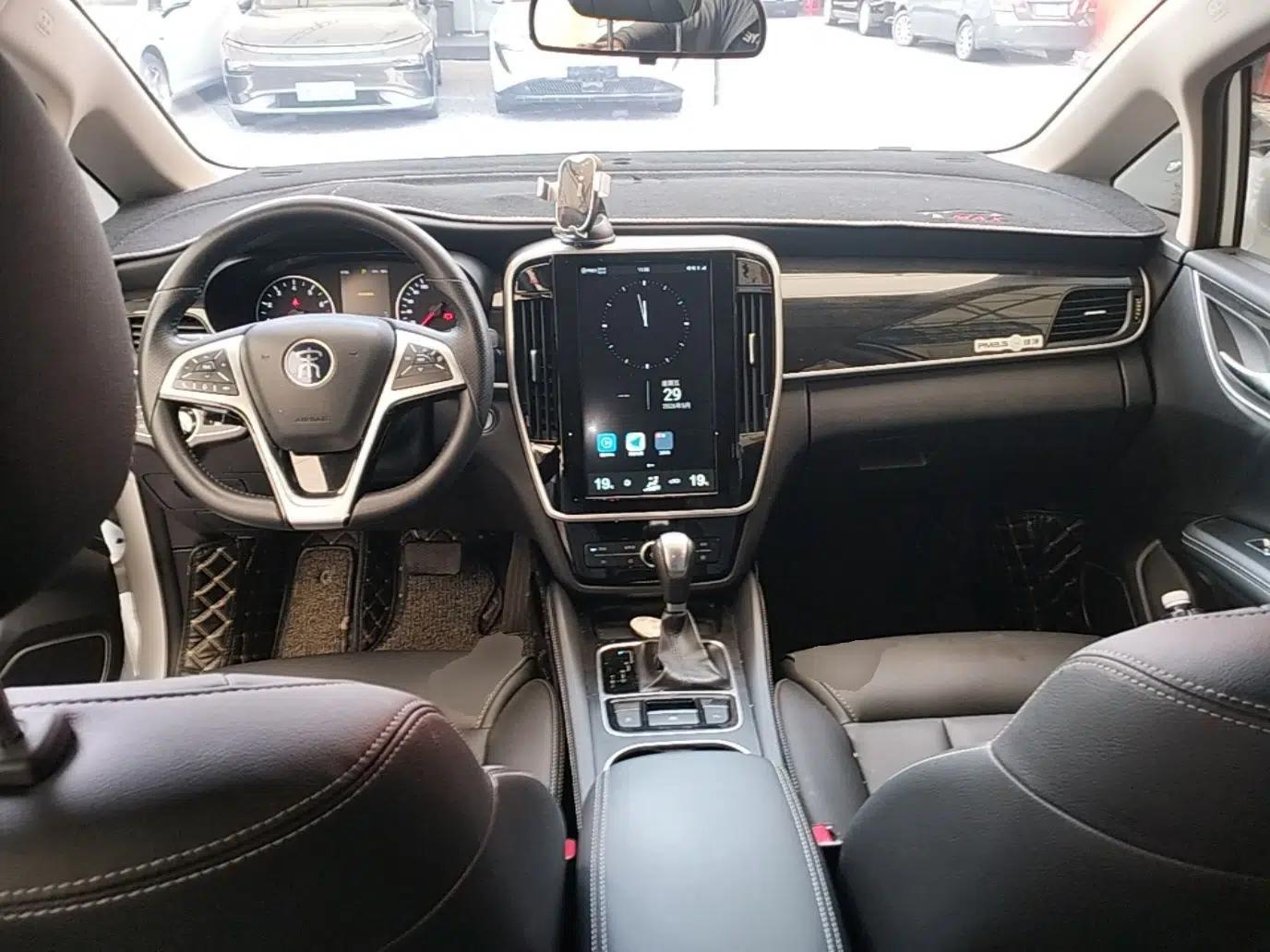 Used BYD Song MAX 2018 1.5T Automatic Smart Connect Elite Model with 6 Seats — миниатюра 17
