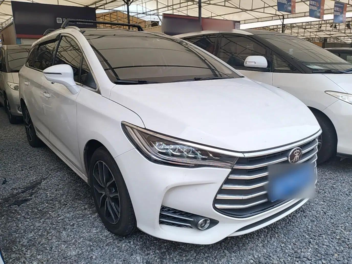 Used BYD Song MAX 2018 1.5T Automatic Smart Connect Elite Model with 6 Seats — миниатюра 3