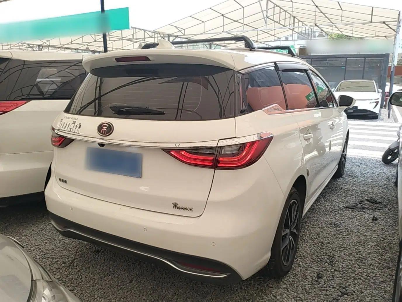 Used BYD Song MAX 2018 1.5T Automatic Smart Connect Elite Model with 6 Seats — миниатюра 6