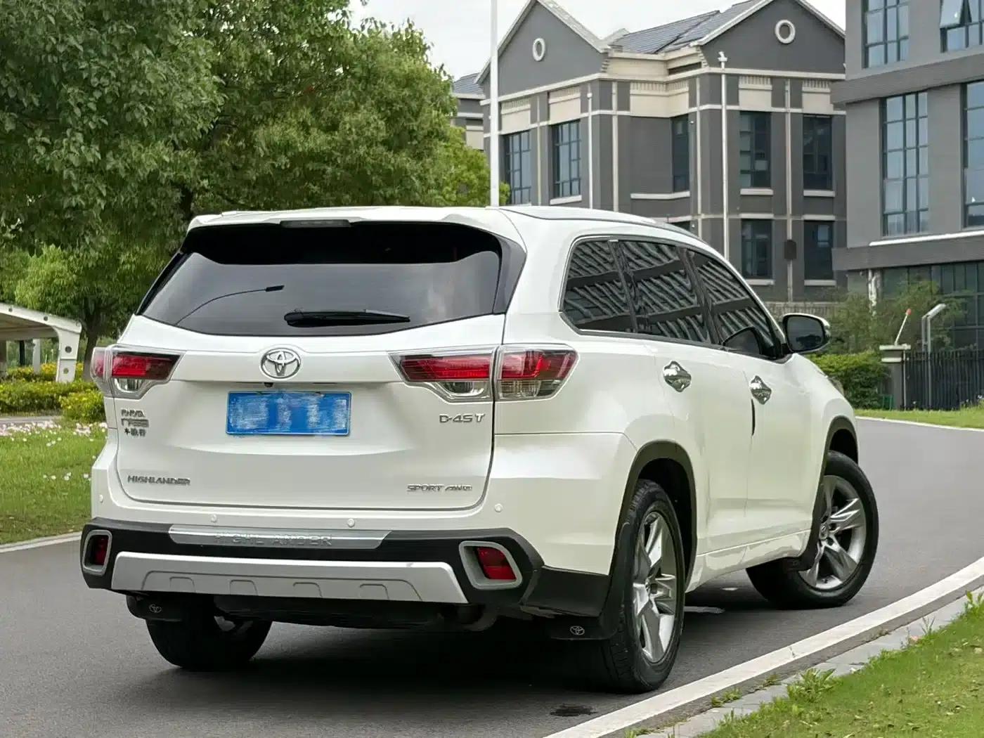 2015 Highlander 2.0T AWD Luxury 7-seater — миниатюра 3