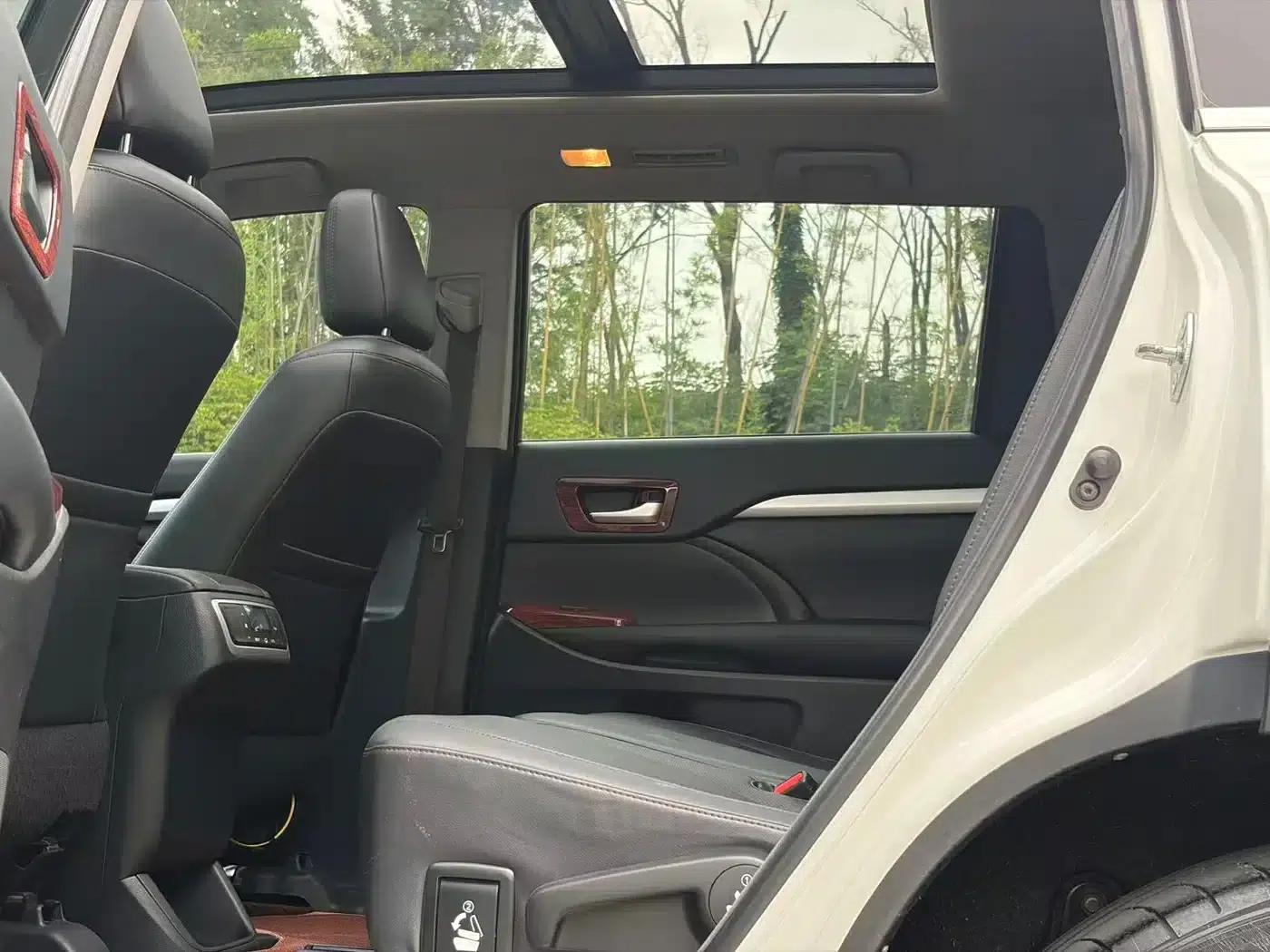 2015 Highlander 2.0T AWD Luxury 7-seater — миниатюра 8