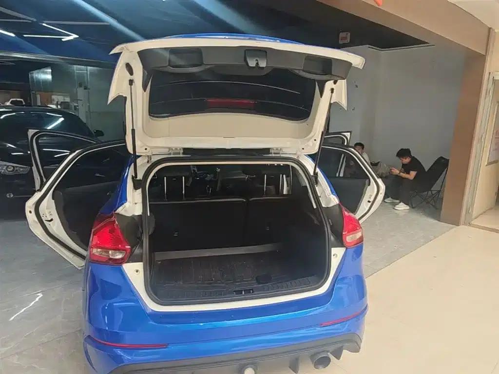 Ford Focus 2017 Hatchback 1.6L Automatic Fashion Smart Edition — миниатюра 19