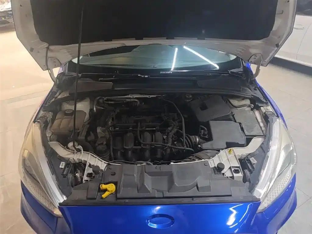 Ford Focus 2017 Hatchback 1.6L Automatic Fashion Smart Edition — миниатюра 20