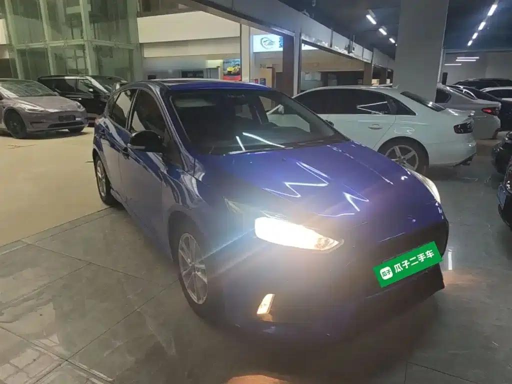 Ford Focus 2017 Hatchback 1.6L Automatic Fashion Smart Edition — миниатюра 4
