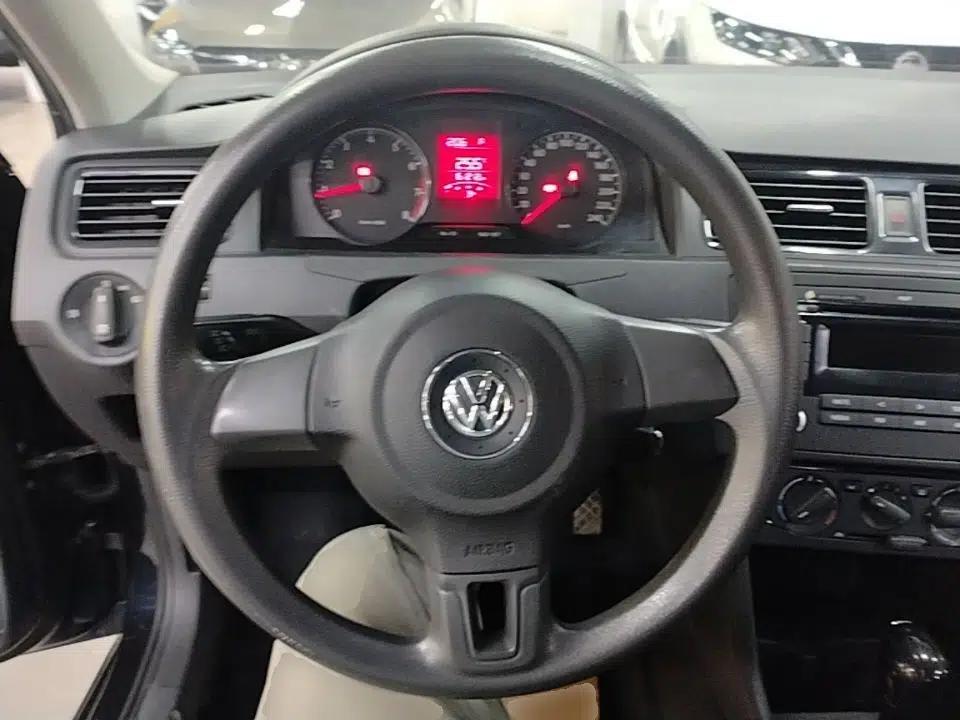 Used Volkswagen Santana 2015 1.6L Automatic Fashion Edition — миниатюра 18
