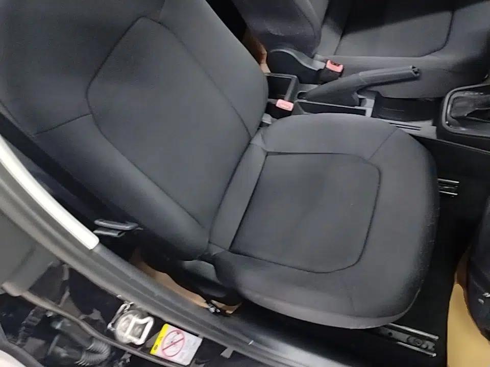 Used Volkswagen Santana 2015 1.6L Automatic Fashion Edition — миниатюра 24
