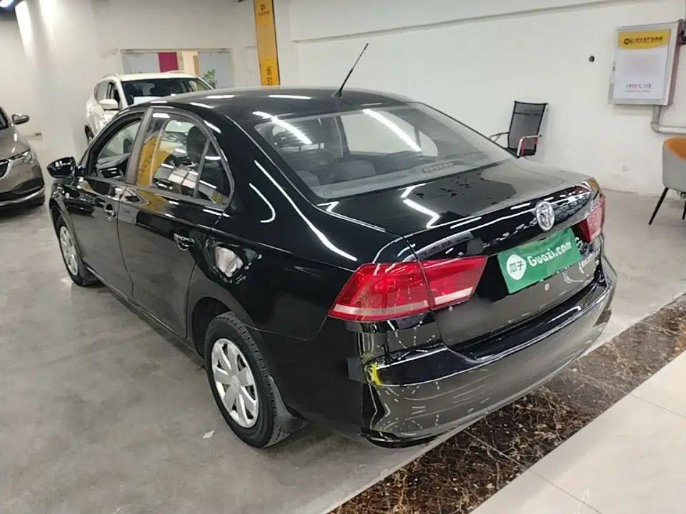 Used Volkswagen Santana 2015 1.6L Automatic Fashion Edition — миниатюра 4