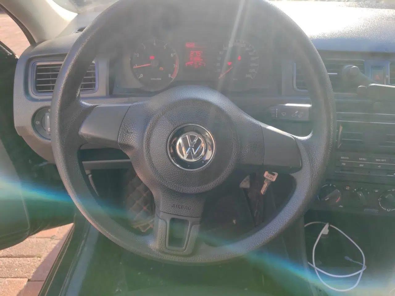 Used Volkswagen Santana 2013 1.6L Manual Fashion Edition — миниатюра 10