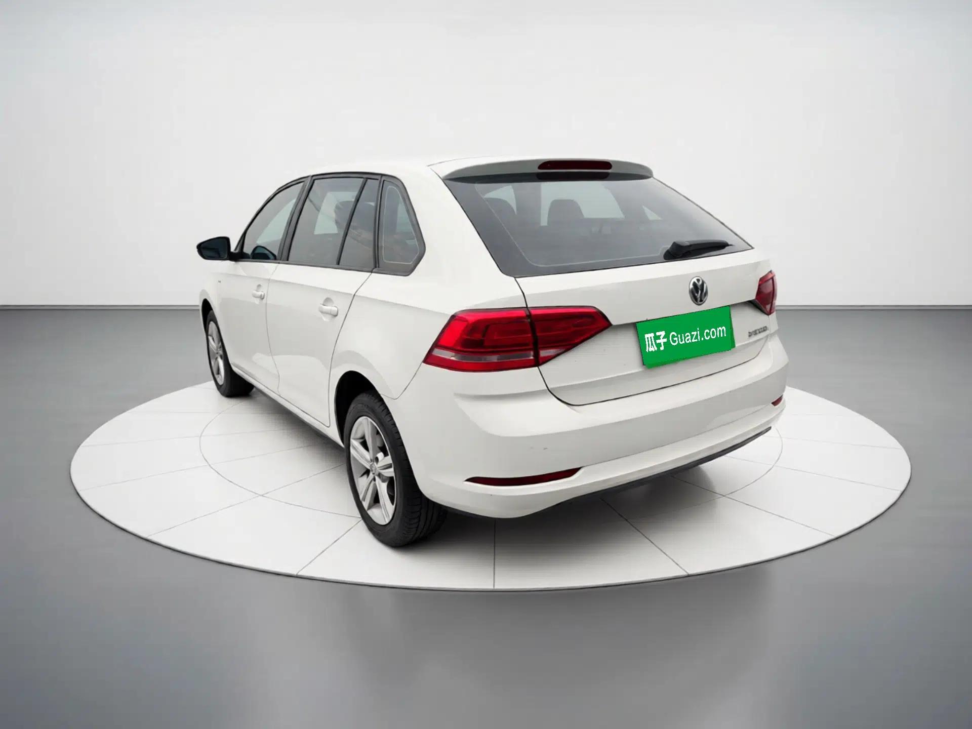 Used Volkswagen Santana 2015 Haval H6 1.6L Automatic Luxury Model — миниатюра 4