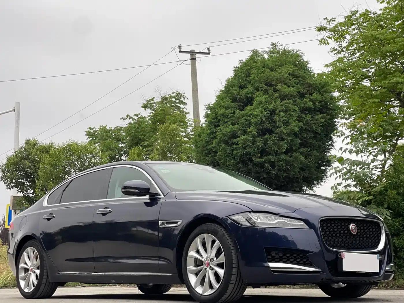 2019 Jaguar XFL 2.0T 250PS Two-Wheel Drive Luxury Edition — миниатюра 3