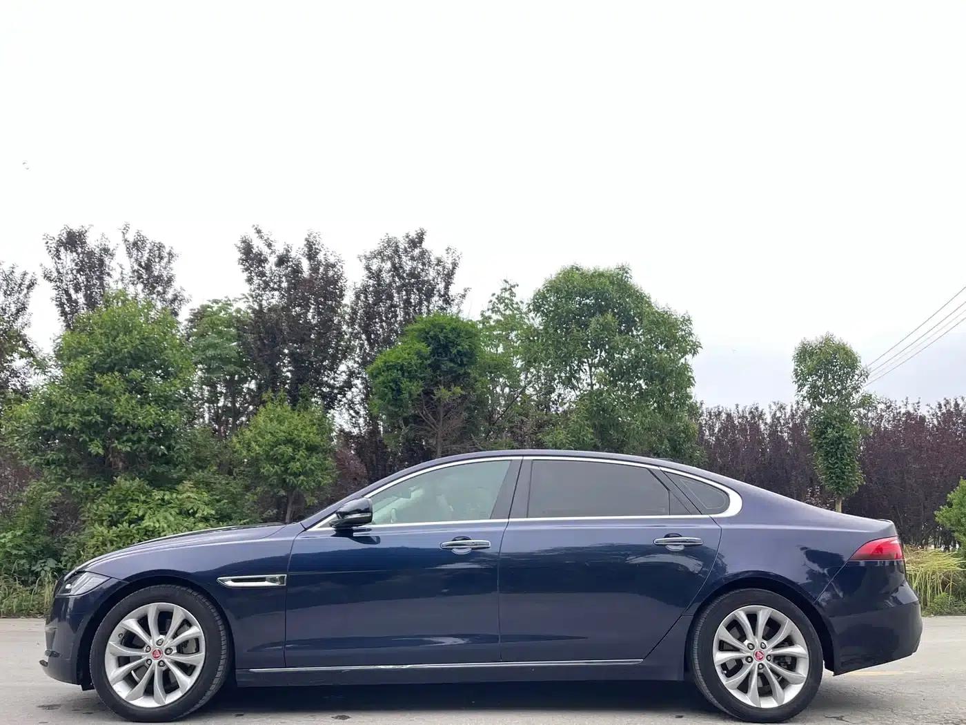 2019 Jaguar XFL 2.0T 250PS Two-Wheel Drive Luxury Edition — миниатюра 4