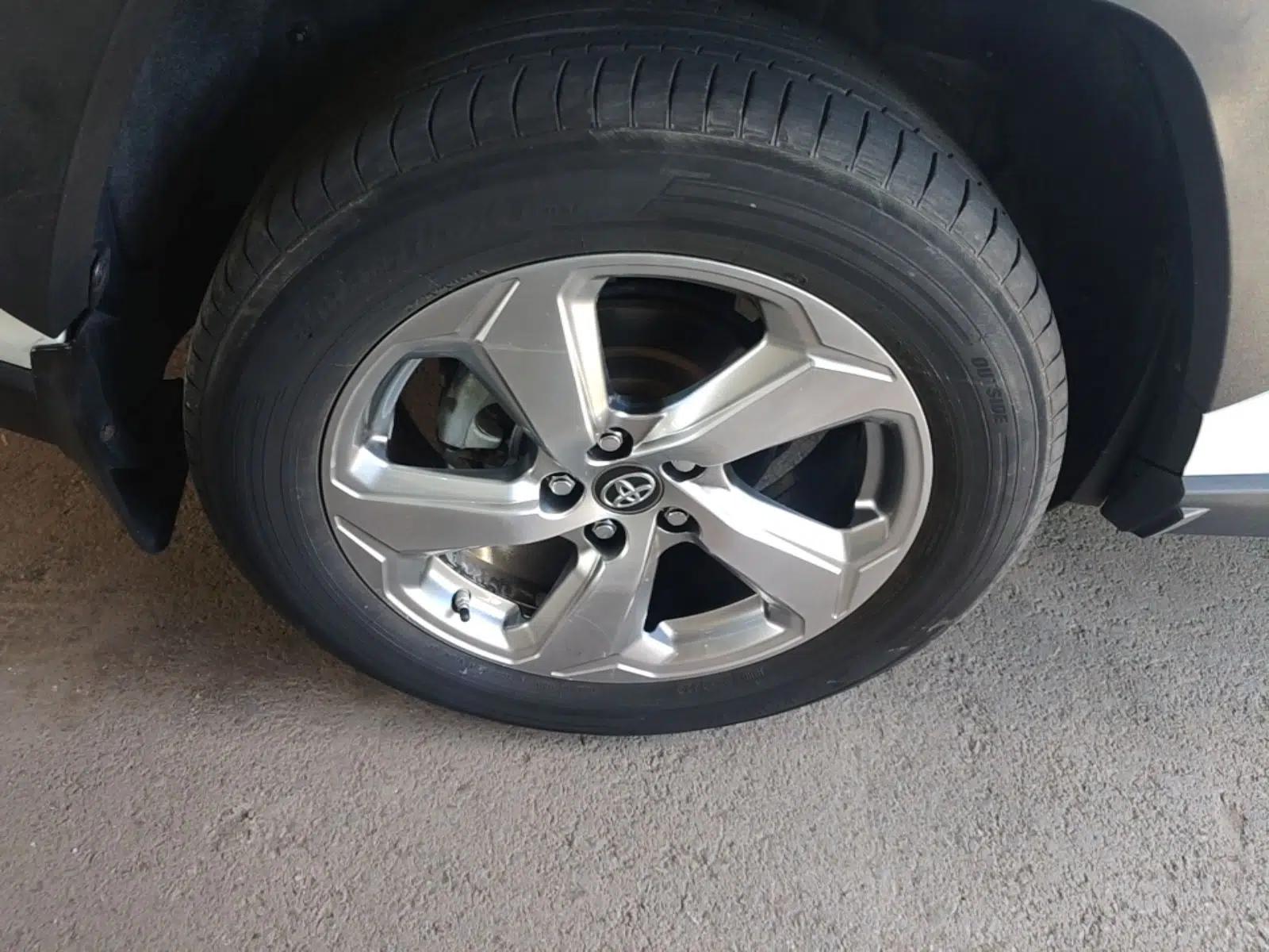 Used Toyota RAV4 2021 2.0L CVT Two-Wheel Drive Fashion Edition — миниатюра 11