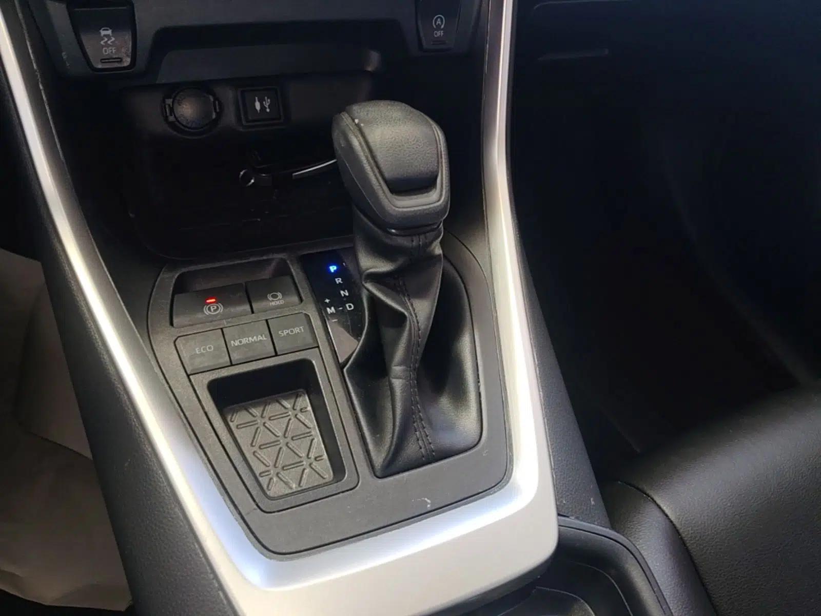 Used Toyota RAV4 2021 2.0L CVT Two-Wheel Drive Fashion Edition — миниатюра 16