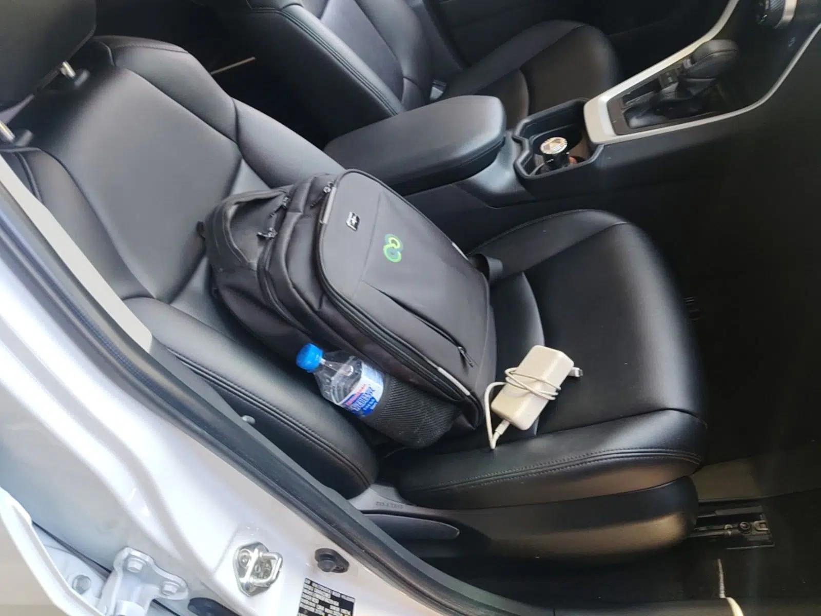 Used Toyota RAV4 2021 2.0L CVT Two-Wheel Drive Fashion Edition — миниатюра 19