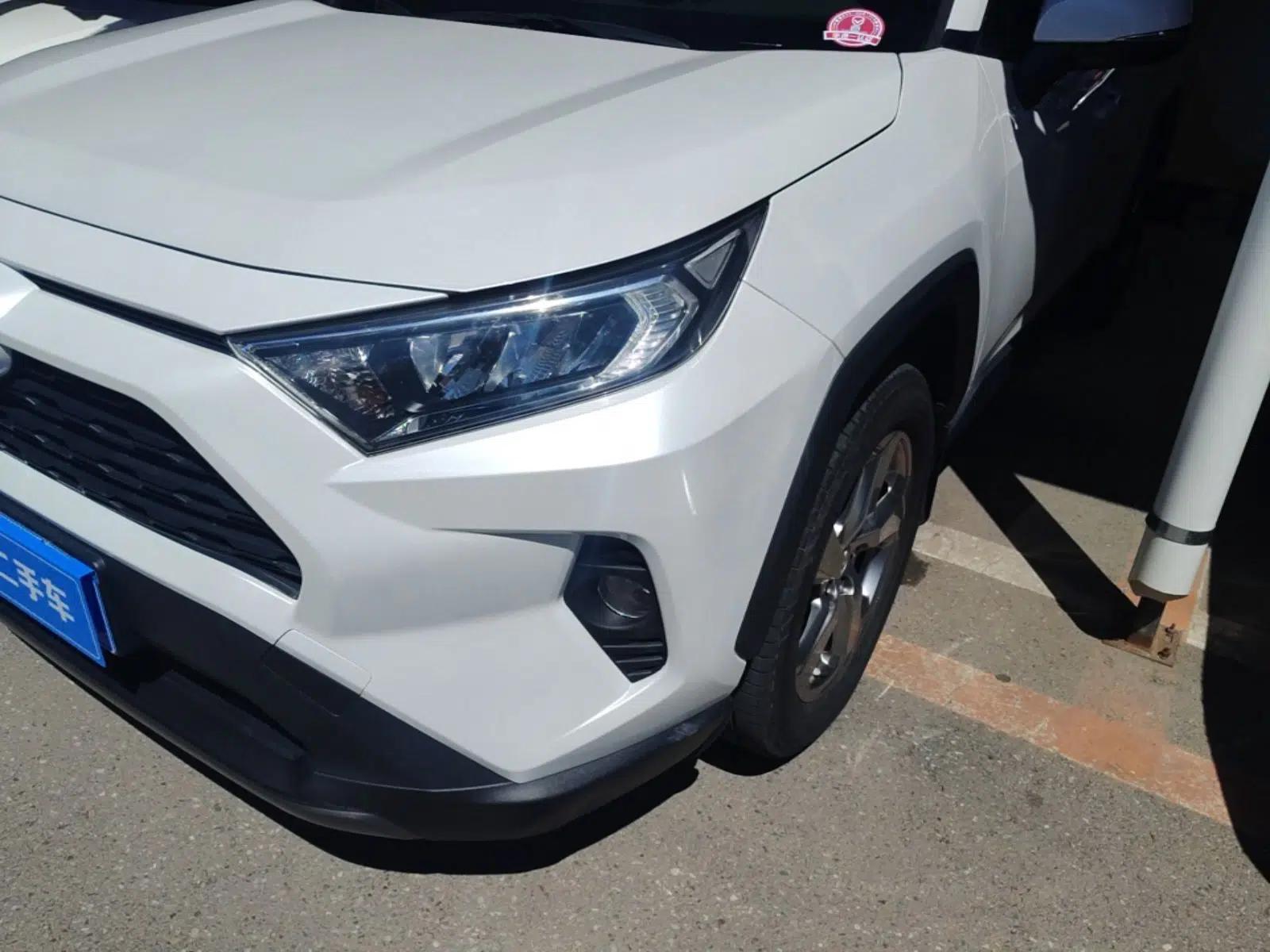 Used Toyota RAV4 2021 2.0L CVT Two-Wheel Drive Fashion Edition — миниатюра 8