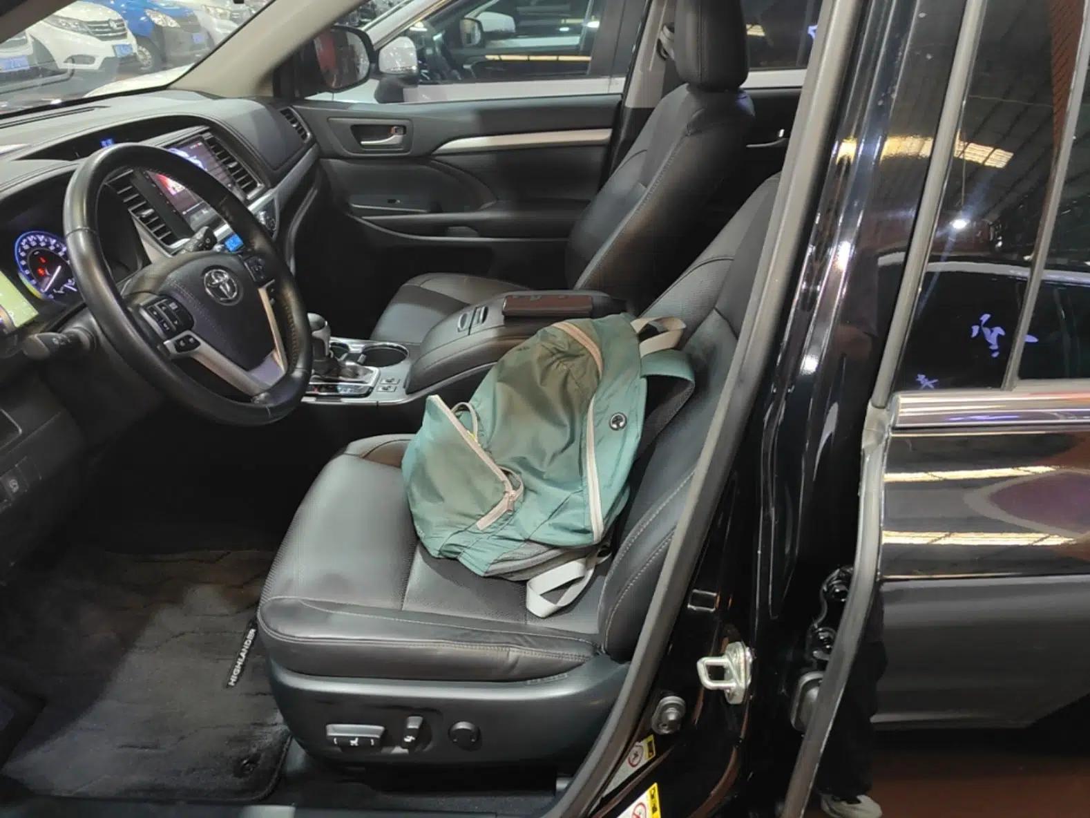 Used Toyota Highlander 2015 2.0T Four-Wheel Drive Luxury Edition 7-Seater — миниатюра 17