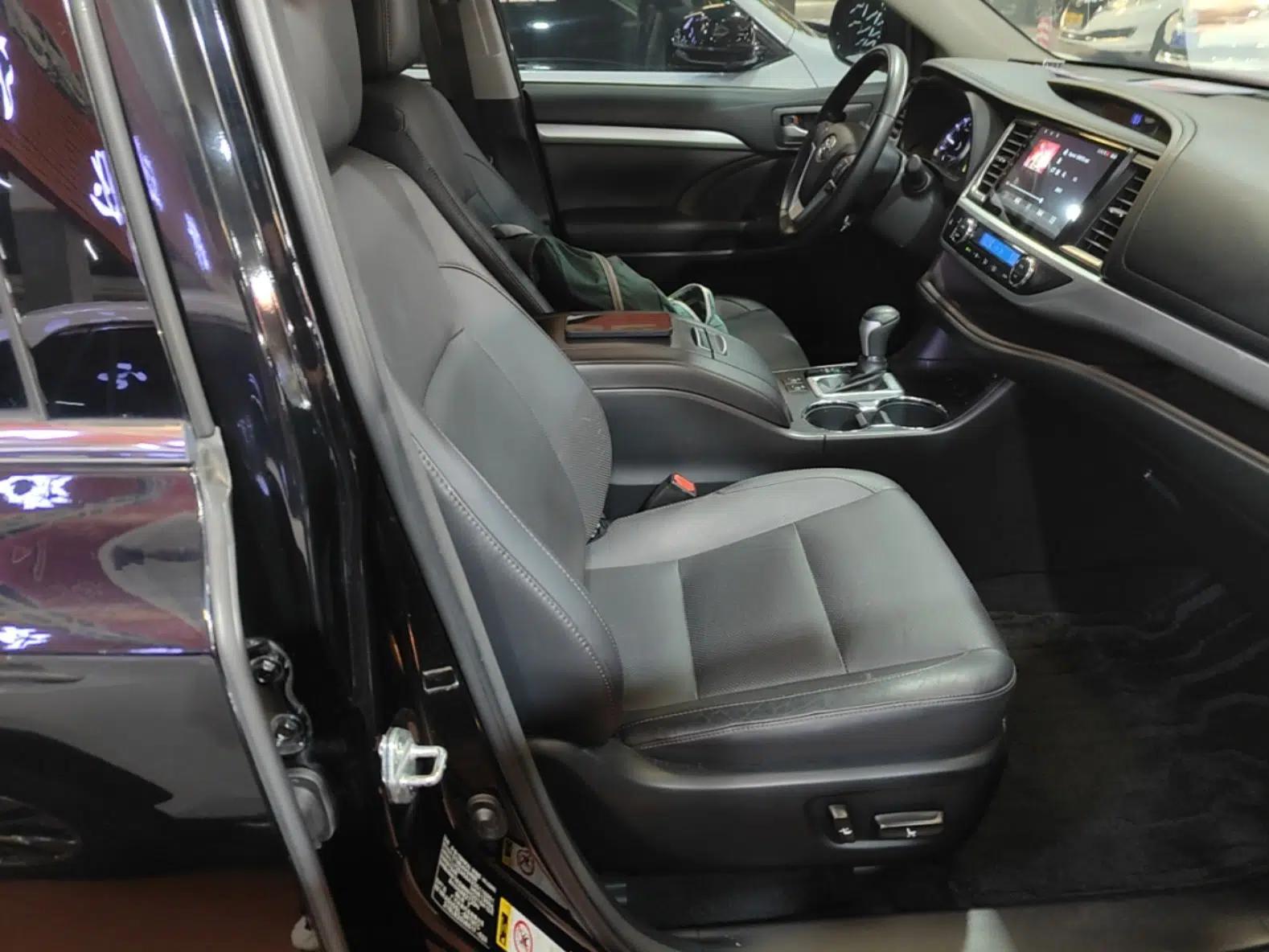 Used Toyota Highlander 2015 2.0T Four-Wheel Drive Luxury Edition 7-Seater — миниатюра 19