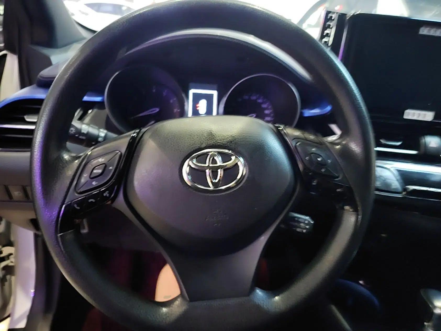 Used Toyota C-HR 2018 2.0L Luxury Sunroof Version China V Emission Standard — миниатюра 13