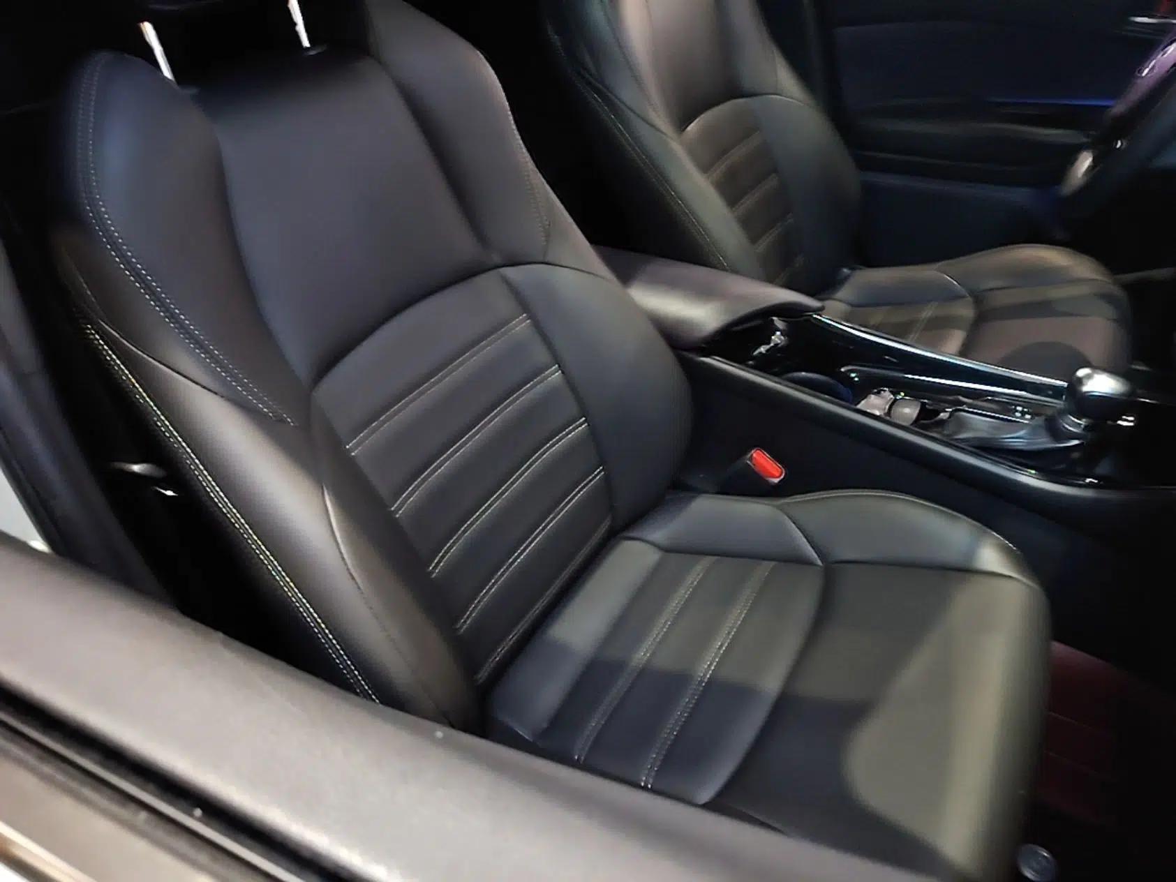 Used Toyota C-HR 2018 2.0L Luxury Sunroof Version China V Emission Standard — миниатюра 19