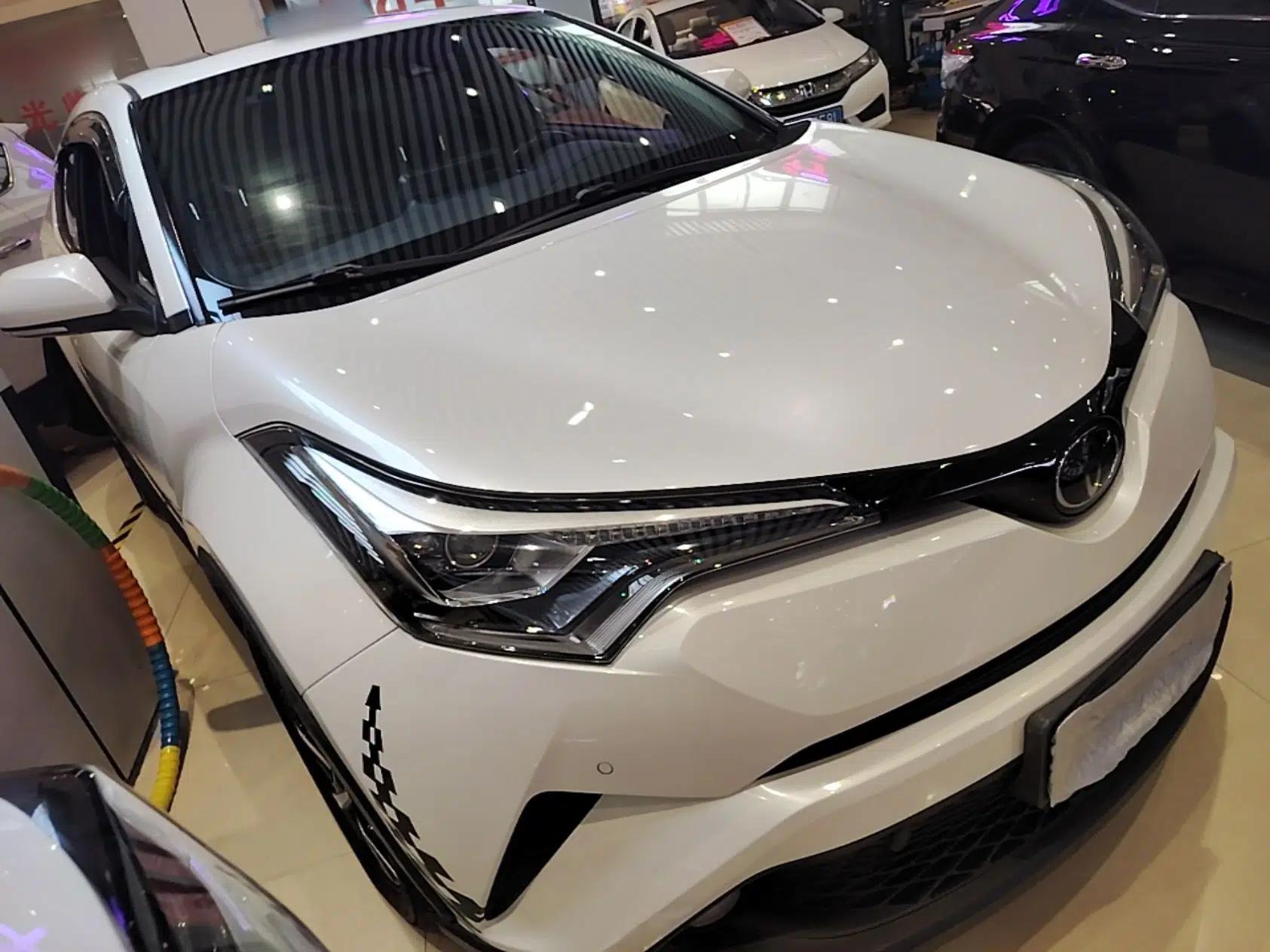 Used Toyota C-HR 2018 2.0L Luxury Sunroof Version China V Emission Standard — миниатюра 3