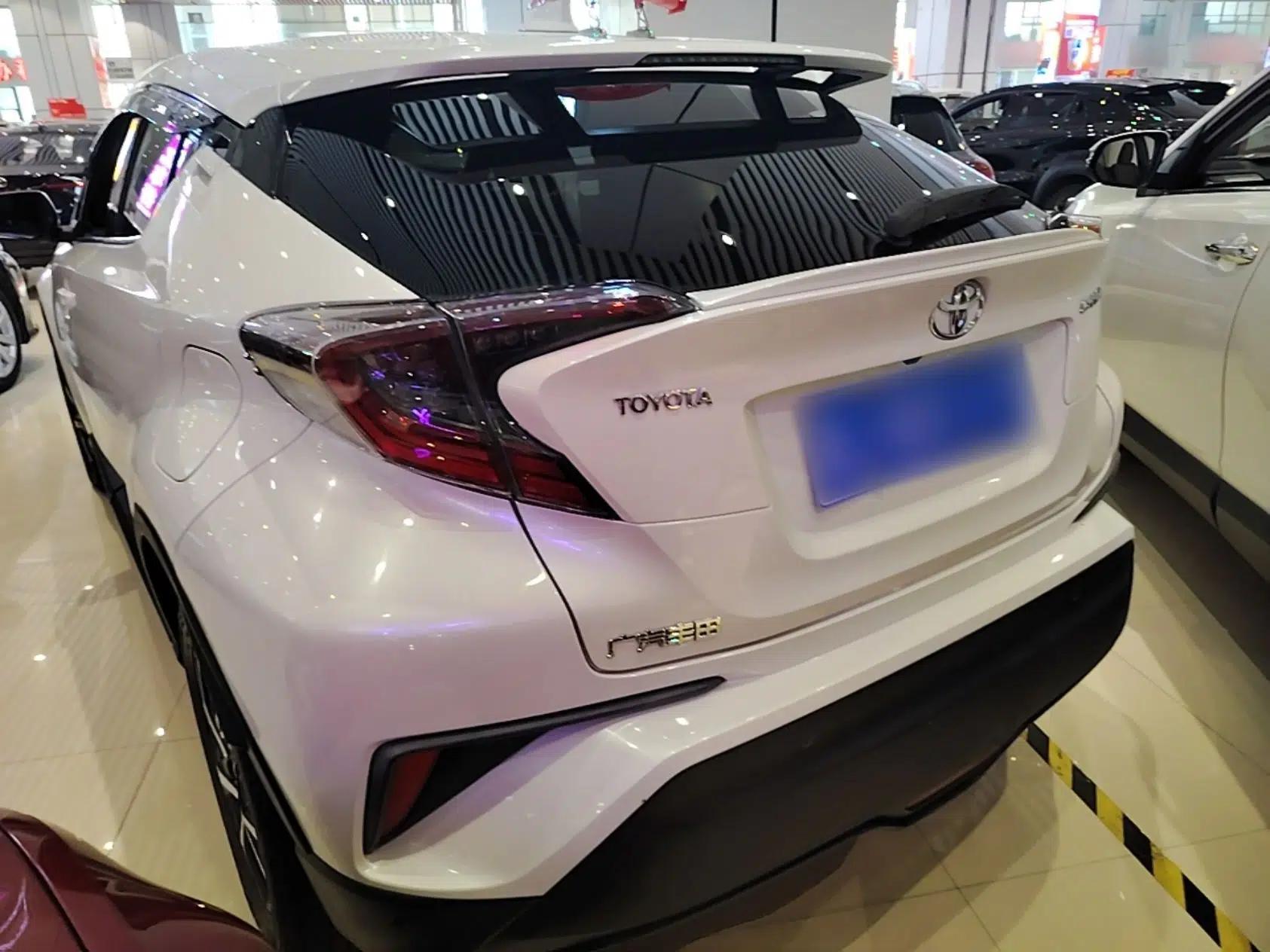 Used Toyota C-HR 2018 2.0L Luxury Sunroof Version China V Emission Standard — миниатюра 4
