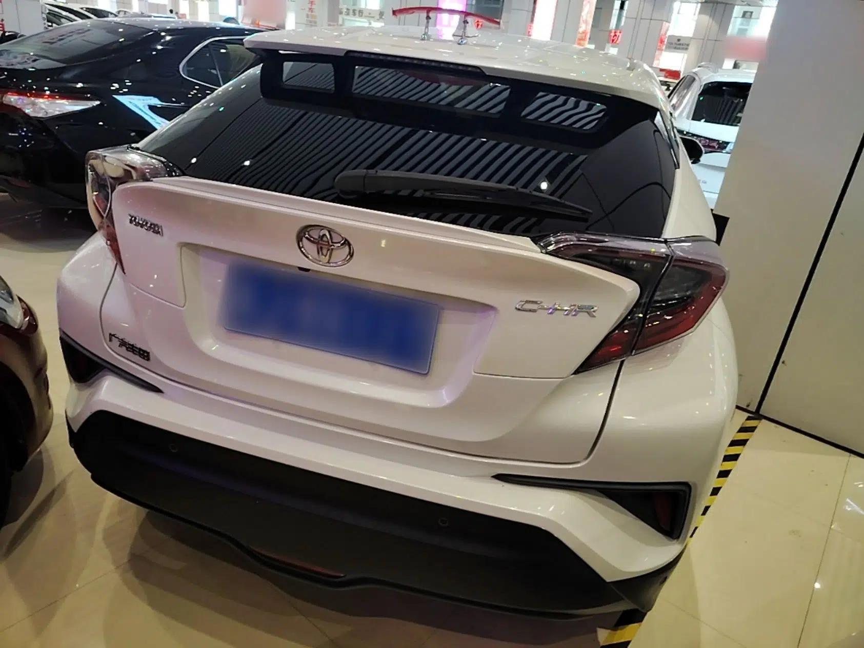 Used Toyota C-HR 2018 2.0L Luxury Sunroof Version China V Emission Standard — миниатюра 6