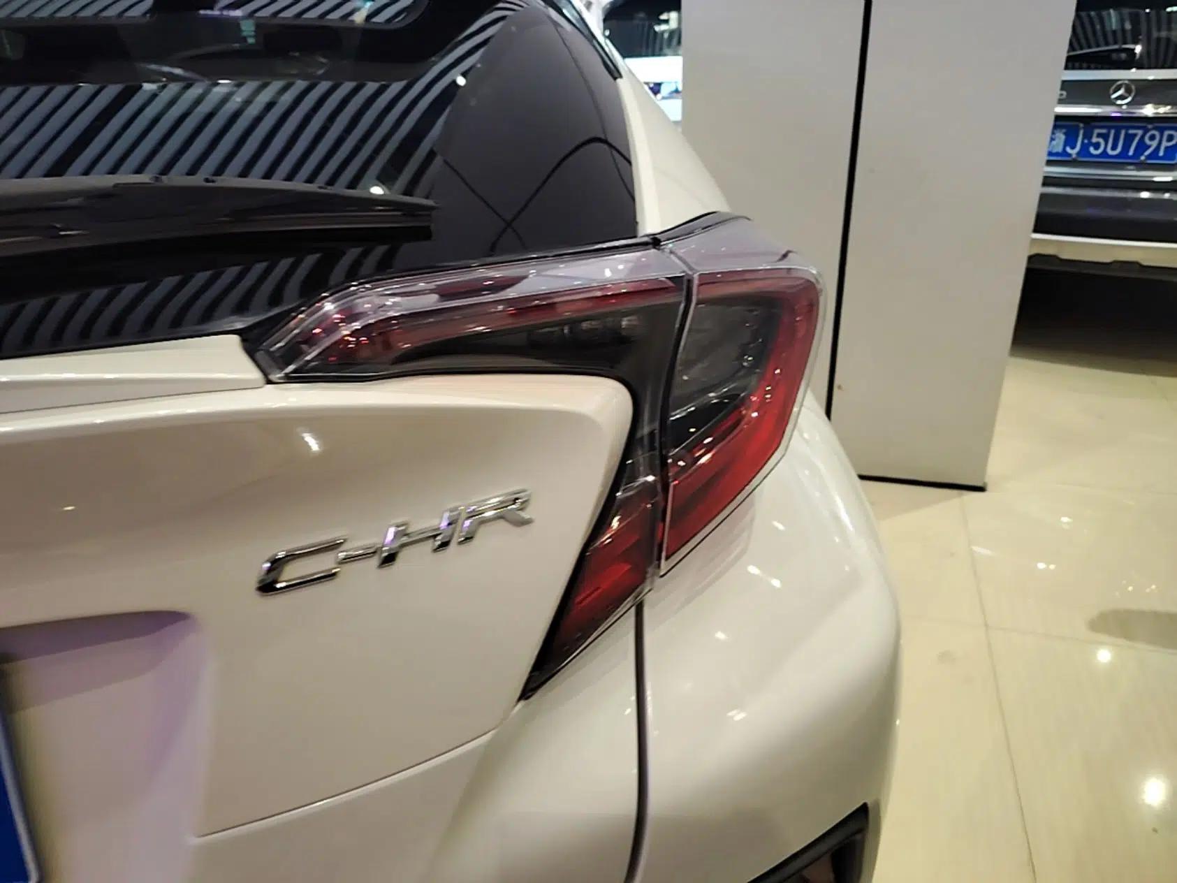 Used Toyota C-HR 2018 2.0L Luxury Sunroof Version China V Emission Standard — миниатюра 9