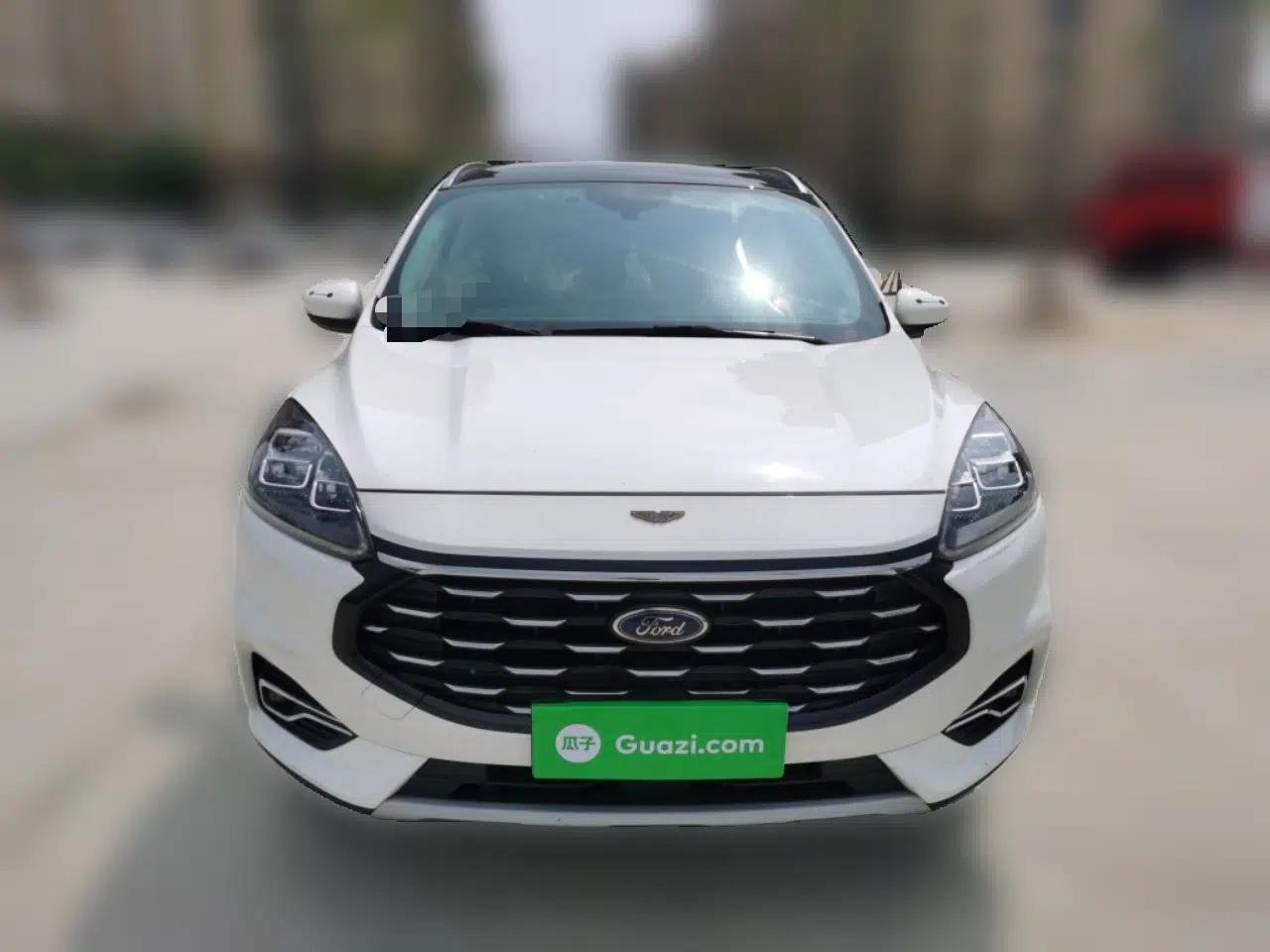 Used Ford Escape 2020 EcoBoost 245 Four-Wheel Drive Titanium Edition — миниатюра 2