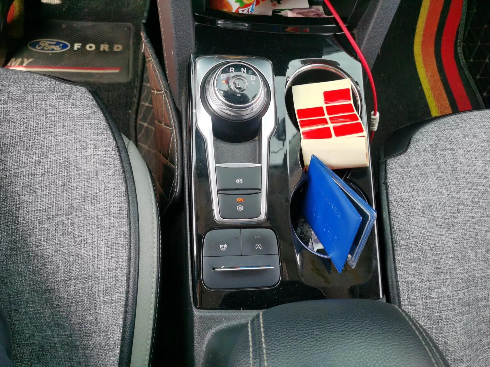 Used Ford Escape 2020 EcoBoost 245 Four-Wheel Drive Titanium Edition — миниатюра 14
