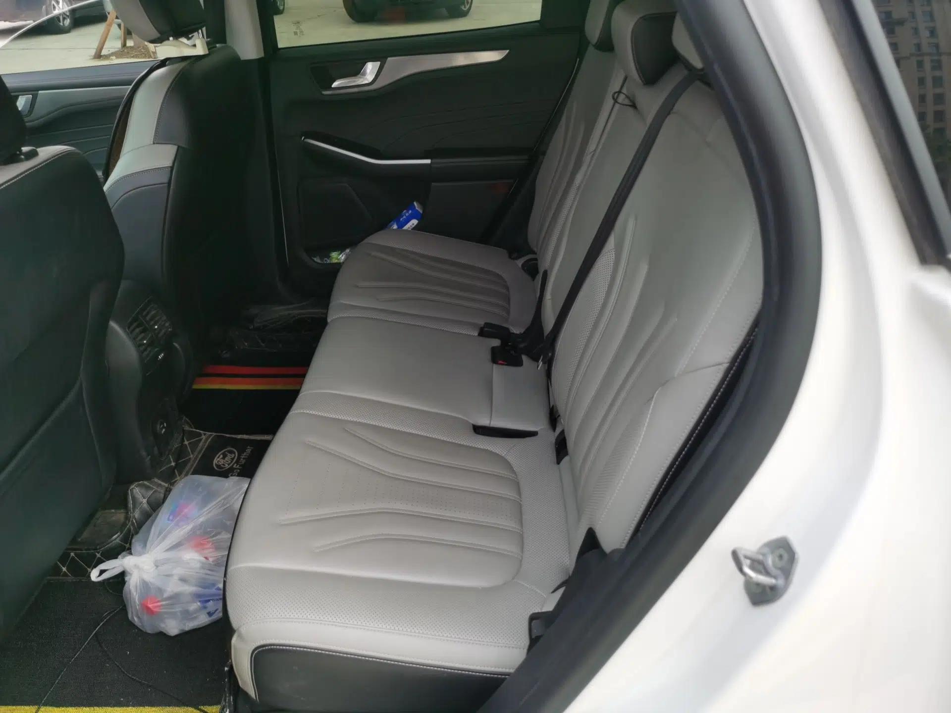 Used Ford Escape 2020 EcoBoost 245 Four-Wheel Drive Titanium Edition — миниатюра 17