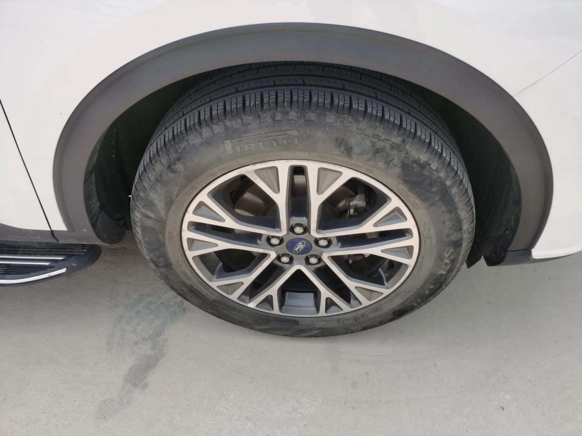 Used Ford Escape 2020 EcoBoost 245 Four-Wheel Drive Titanium Edition — миниатюра 8