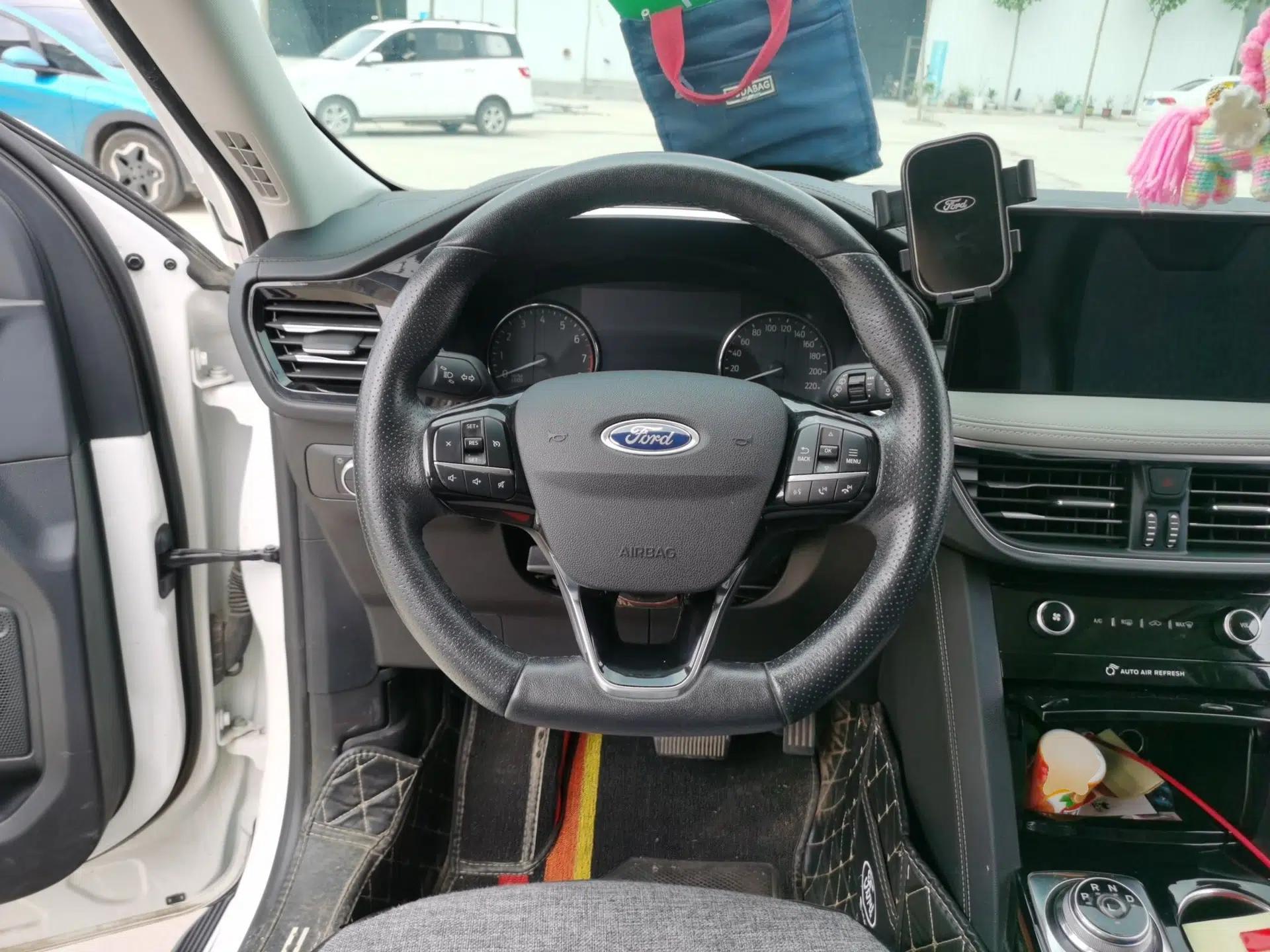 Used Ford Escape 2020 EcoBoost 245 Four-Wheel Drive Titanium Edition — миниатюра 10