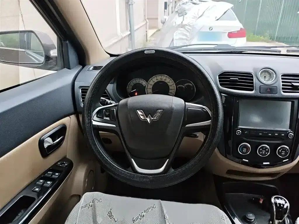 Wuling Hongguang 2014 1.5L S Luxury Edition — миниатюра 3