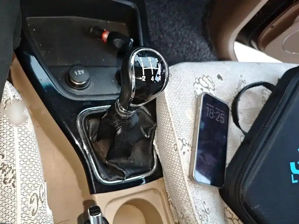 Wuling Hongguang 2014 1.5L S Luxury Edition — миниатюра 7