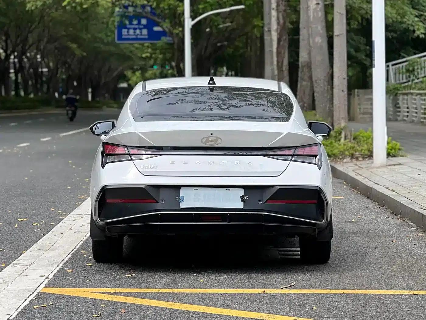 Hyundai Elantra 2023 1.5L CVT GLX Elite Edition — миниатюра 6