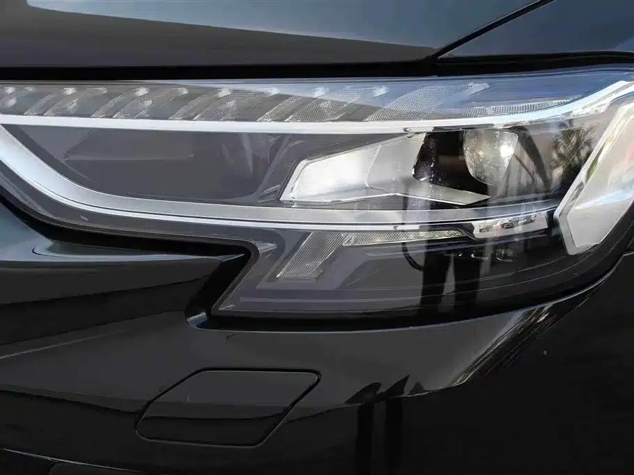 2023 Audi A8 A8L 50 TFSI quattro Premium Edition — миниатюра 12