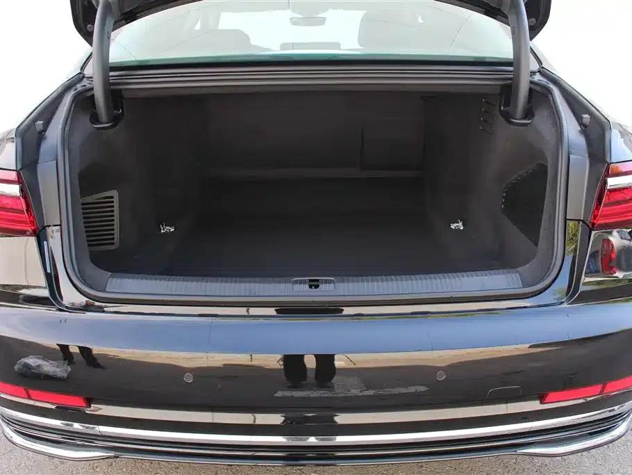 2023 Audi A8 A8L 50 TFSI quattro Premium Edition — миниатюра 4