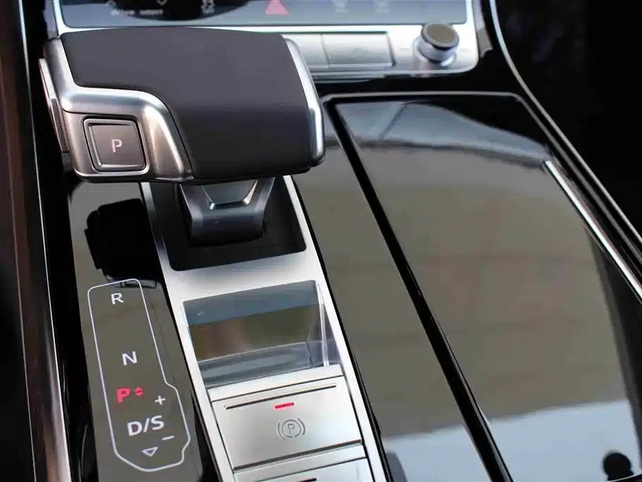 2023 Audi A8 A8L 50 TFSI quattro Premium Edition — миниатюра 7