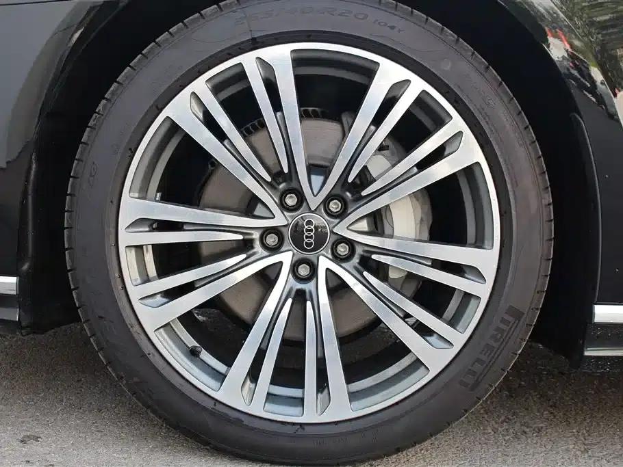 2023 Audi A8 A8L 50 TFSI quattro Premium Edition — миниатюра 10